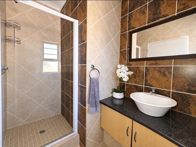 2 Bedroom Property for Sale in Brackenhurst Gauteng