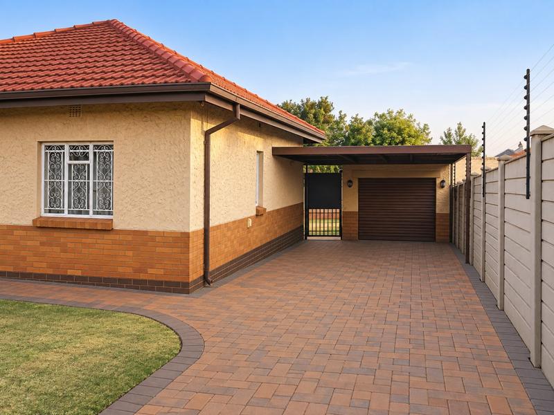 3 Bedroom Property for Sale in Discovery Gauteng