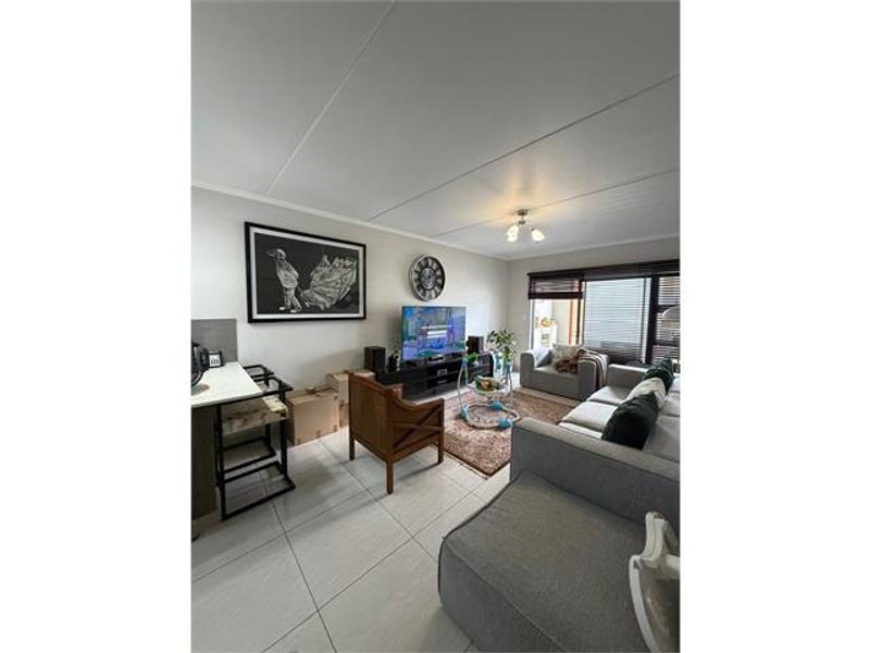 To Let 3 Bedroom Property for Rent in Glen Marais Gauteng