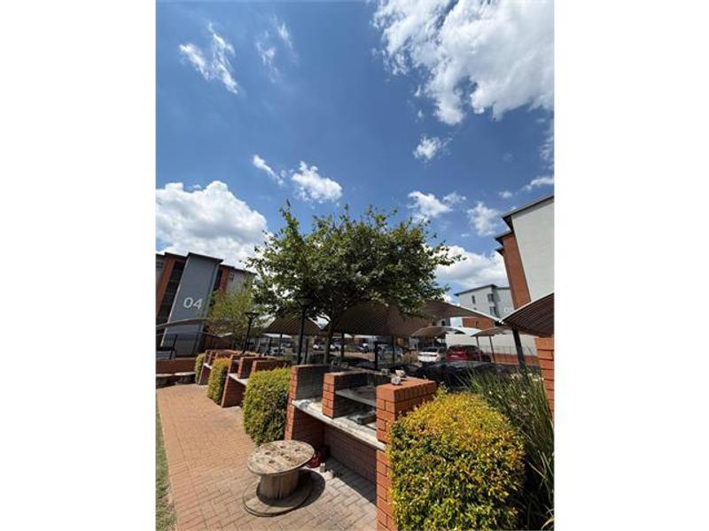 To Let 3 Bedroom Property for Rent in Glen Marais Gauteng