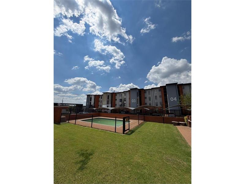 To Let 3 Bedroom Property for Rent in Glen Marais Gauteng