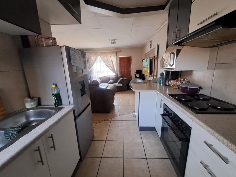 2 Bedroom Property for Sale in Olievenhoutbosch Gauteng