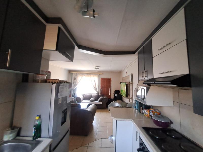 2 Bedroom Property for Sale in Olievenhoutbosch Gauteng