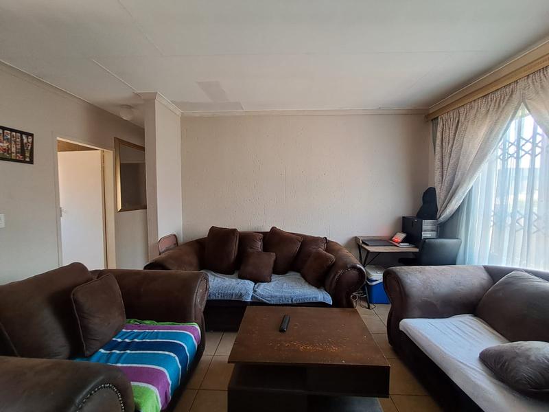 2 Bedroom Property for Sale in Olievenhoutbosch Gauteng