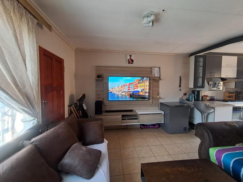 2 Bedroom Property for Sale in Olievenhoutbosch Gauteng