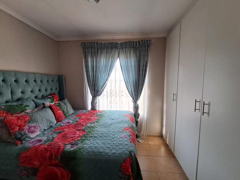 2 Bedroom Property for Sale in Olievenhoutbosch Gauteng