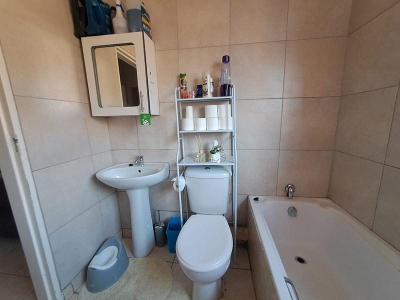 2 Bedroom Property for Sale in Olievenhoutbosch Gauteng