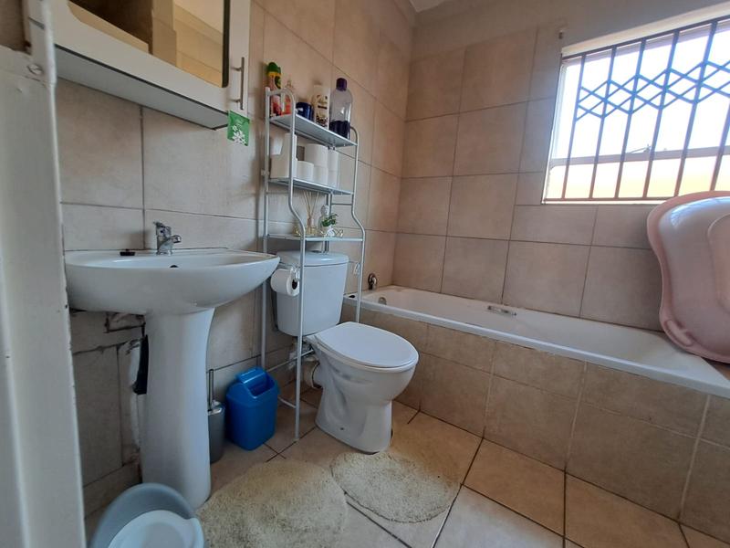2 Bedroom Property for Sale in Olievenhoutbosch Gauteng