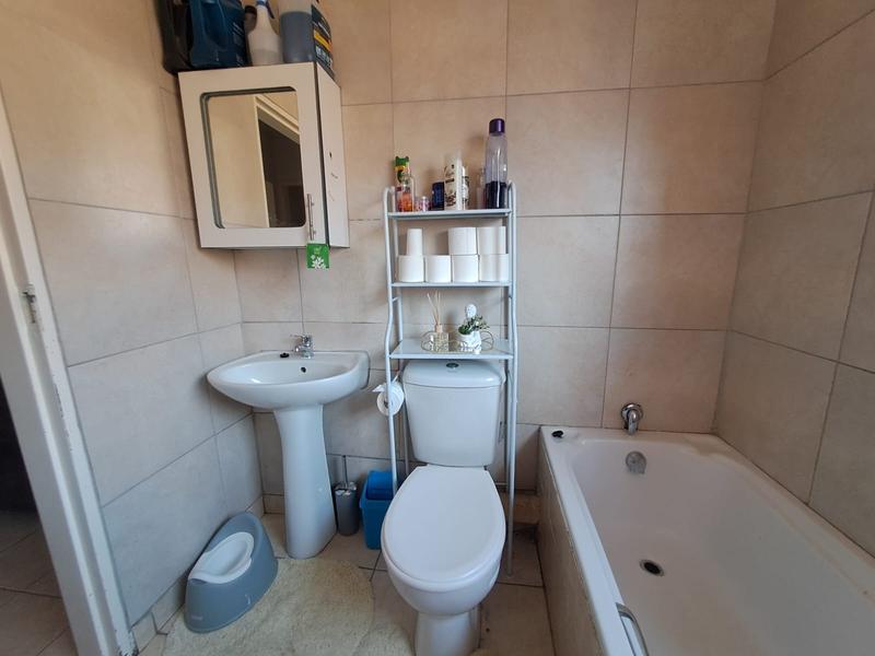 2 Bedroom Property for Sale in Olievenhoutbosch Gauteng