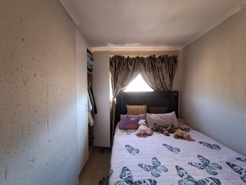 2 Bedroom Property for Sale in Olievenhoutbosch Gauteng