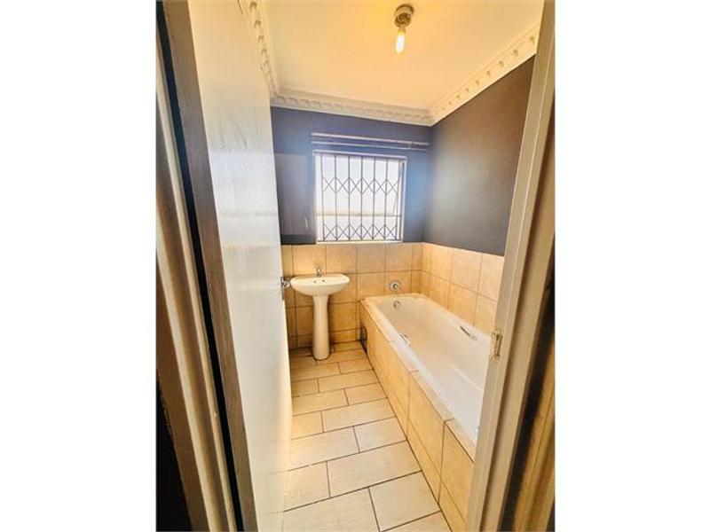 3 Bedroom Property for Sale in Fleurhof Gauteng