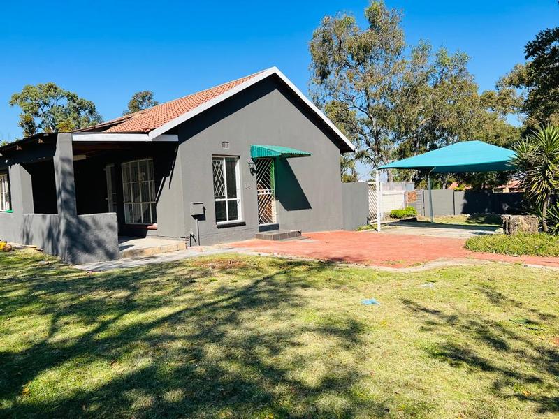 3 Bedroom Property for Sale in Fleurhof Gauteng