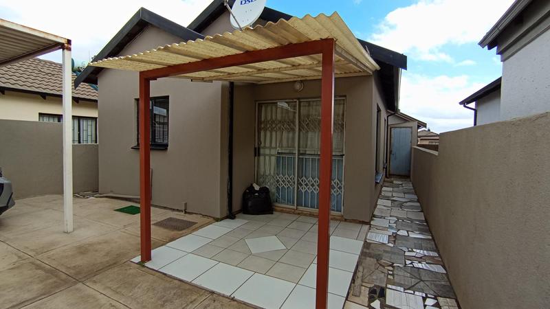 2 Bedroom Property for Sale in Soshanguve East Gauteng