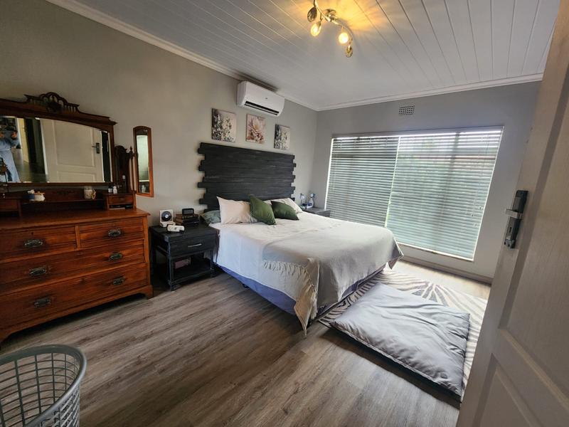 4 Bedroom Property for Sale in Helikonpark Gauteng