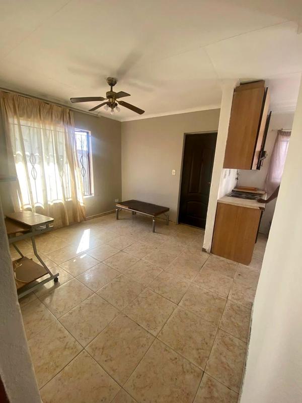 To Let 2 Bedroom Property for Rent in Protea North Gauteng