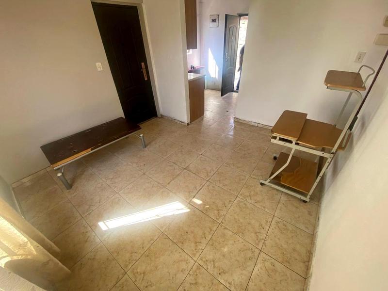 To Let 2 Bedroom Property for Rent in Protea North Gauteng