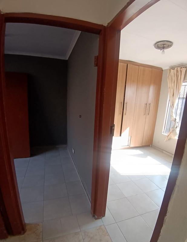 To Let 2 Bedroom Property for Rent in Protea North Gauteng