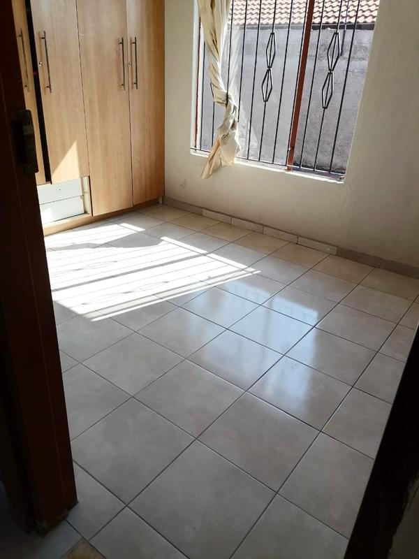 To Let 2 Bedroom Property for Rent in Protea North Gauteng