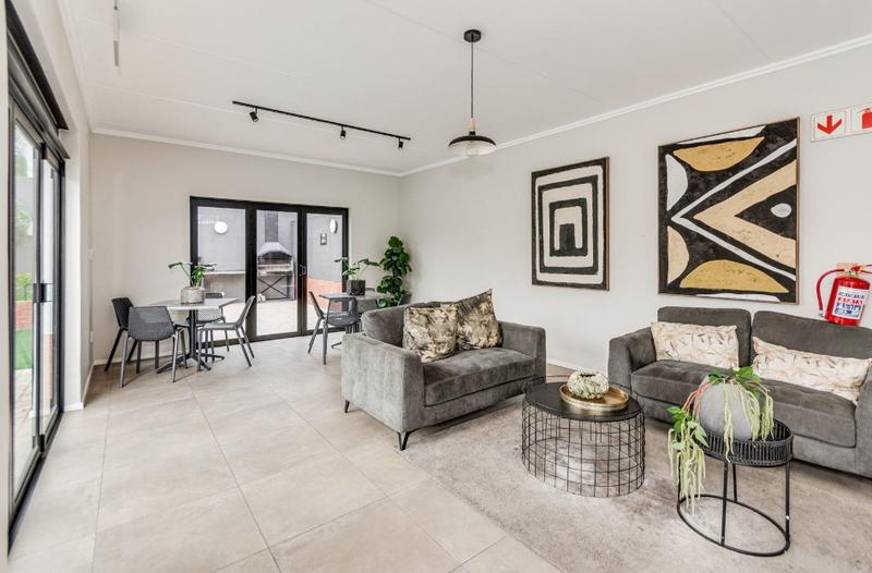 To Let 2 Bedroom Property for Rent in Bryanston Gauteng