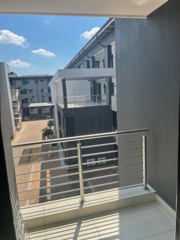 To Let 1 Bedroom Property for Rent in Bryanston Gauteng