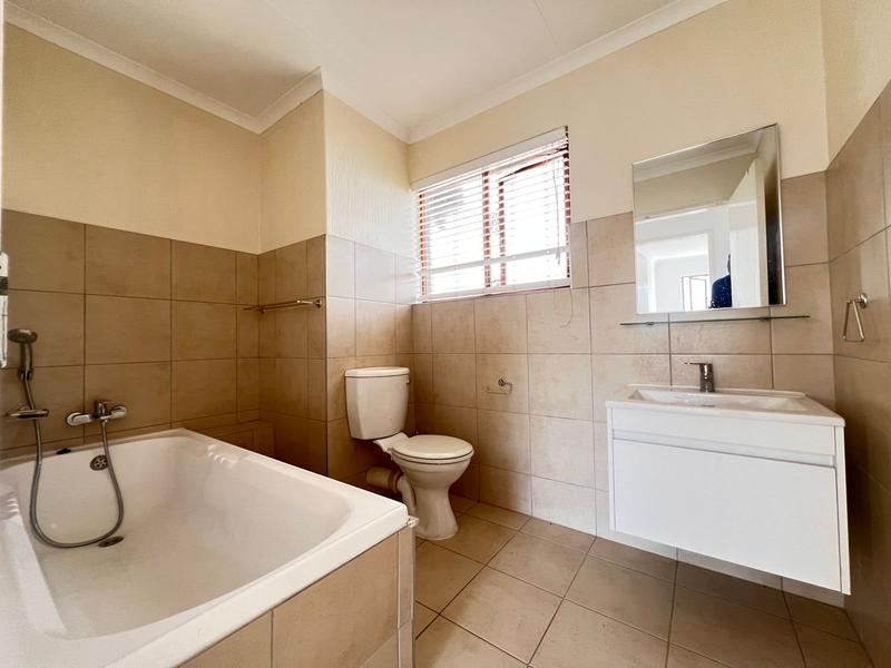 To Let 2 Bedroom Property for Rent in Sunninghill Gauteng