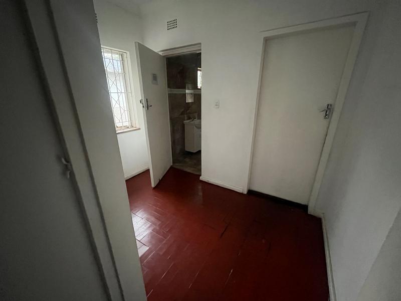 6 Bedroom Property for Sale in Orange Grove Gauteng