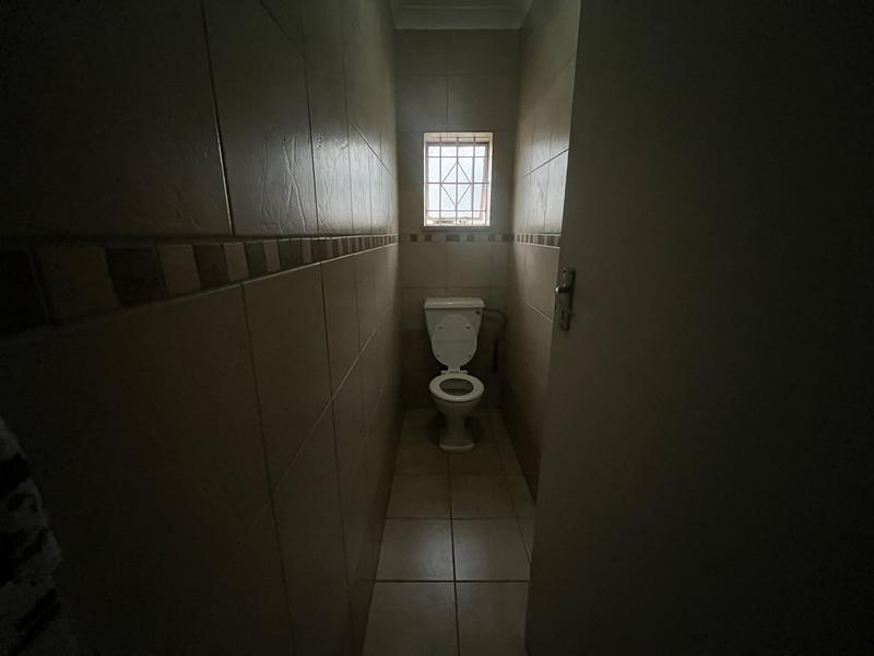 6 Bedroom Property for Sale in Orange Grove Gauteng