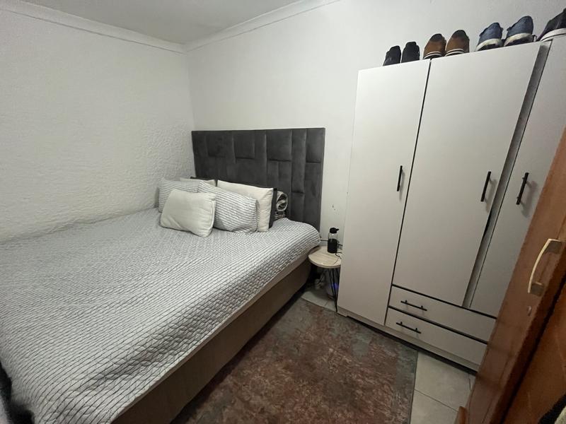 6 Bedroom Property for Sale in Orange Grove Gauteng