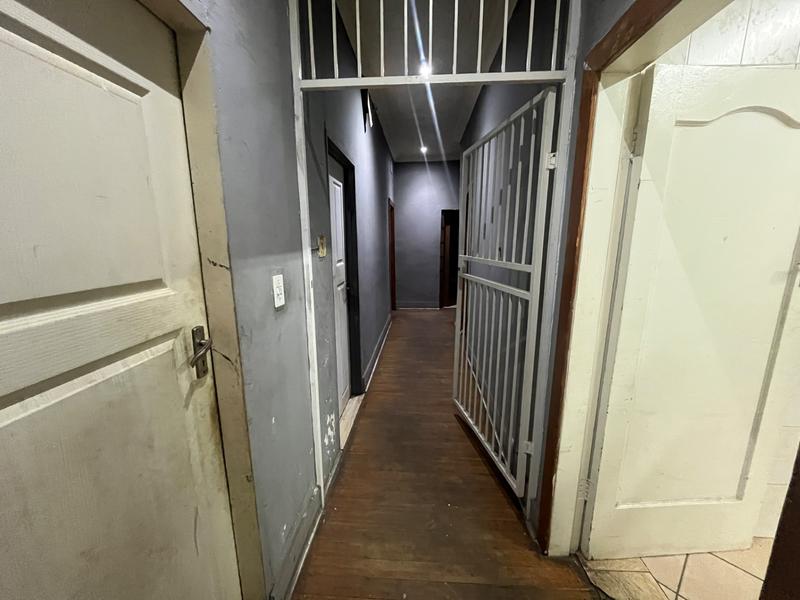 5 Bedroom Property for Sale in Rosettenville Gauteng
