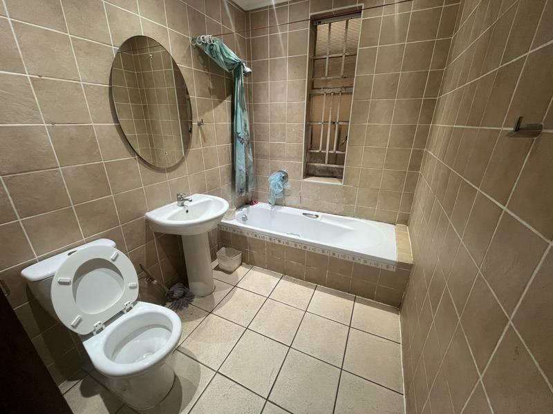 5 Bedroom Property for Sale in Rosettenville Gauteng