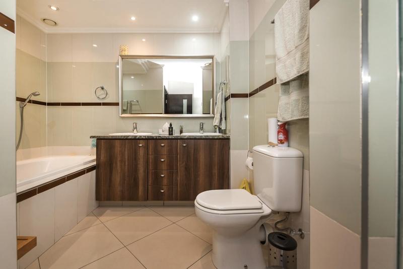 2 Bedroom Property for Sale in Bedford Gardens Gauteng