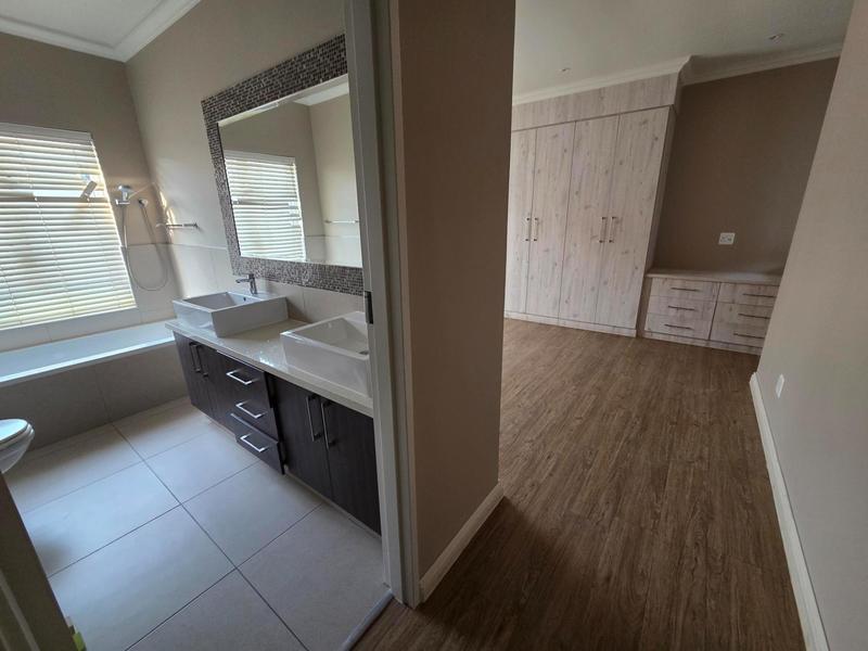 4 Bedroom Property for Sale in Moreleta Park Gauteng