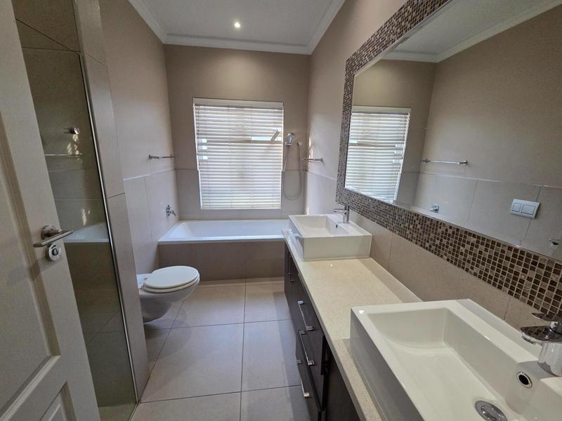 4 Bedroom Property for Sale in Moreleta Park Gauteng