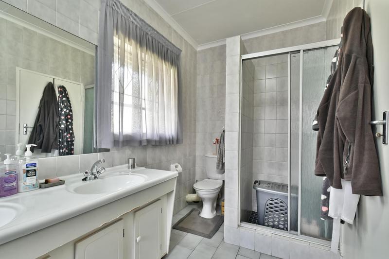 3 Bedroom Property for Sale in Brackenhurst Gauteng