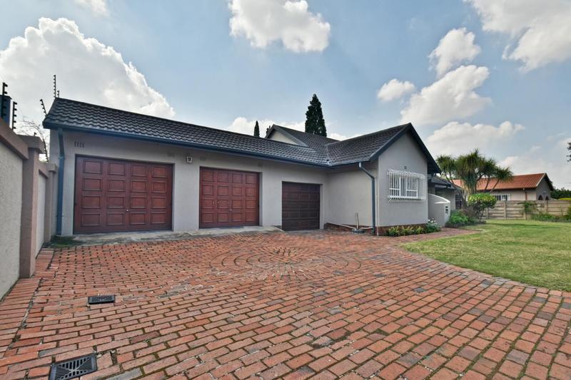 3 Bedroom Property for Sale in Brackenhurst Gauteng