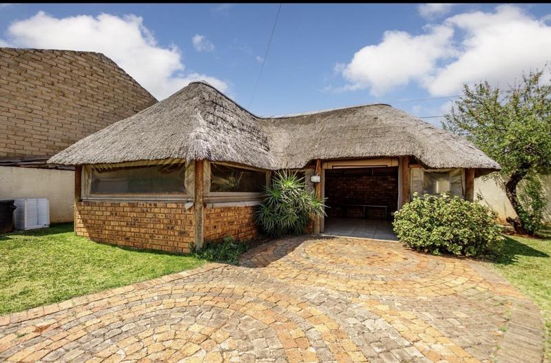 4 Bedroom Property for Sale in Dawn Park Gauteng