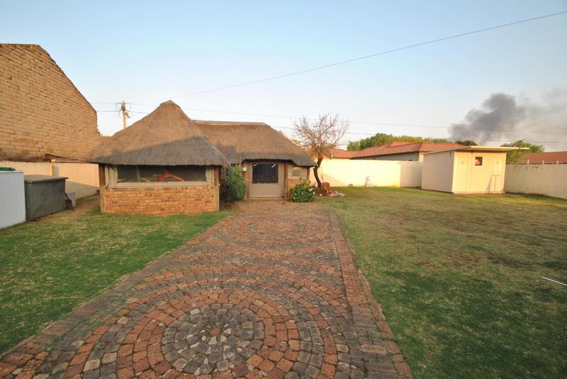 4 Bedroom Property for Sale in Dawn Park Gauteng