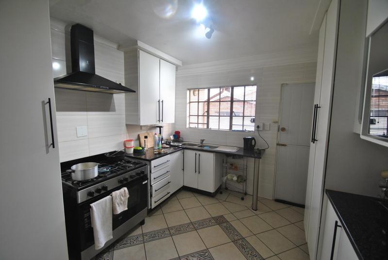4 Bedroom Property for Sale in Dawn Park Gauteng