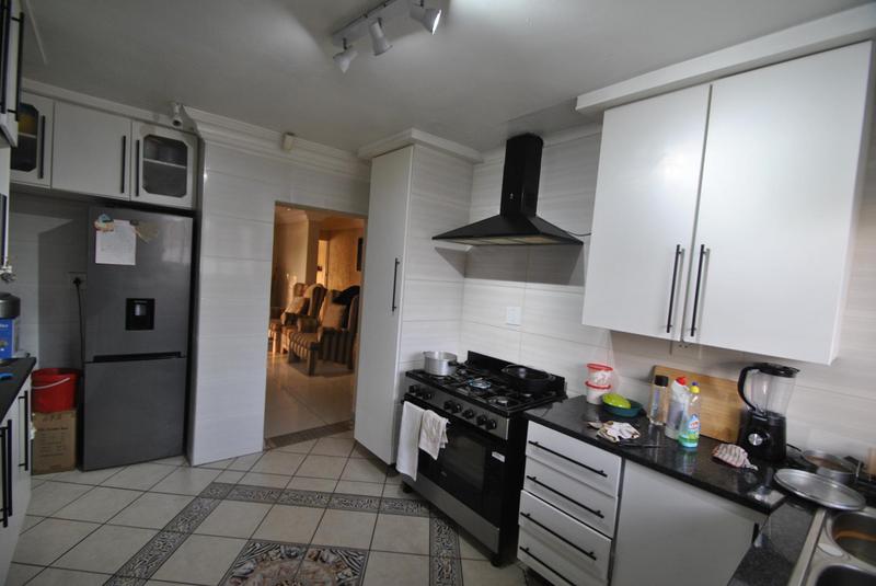 4 Bedroom Property for Sale in Dawn Park Gauteng