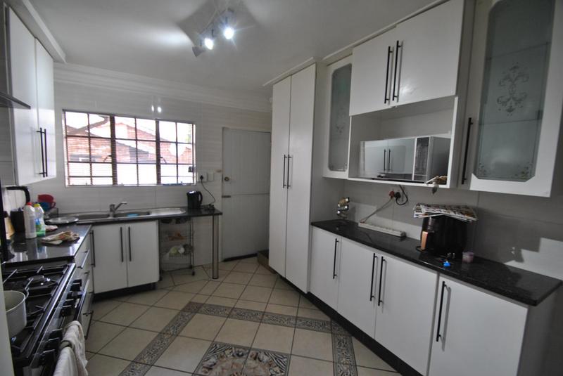 4 Bedroom Property for Sale in Dawn Park Gauteng