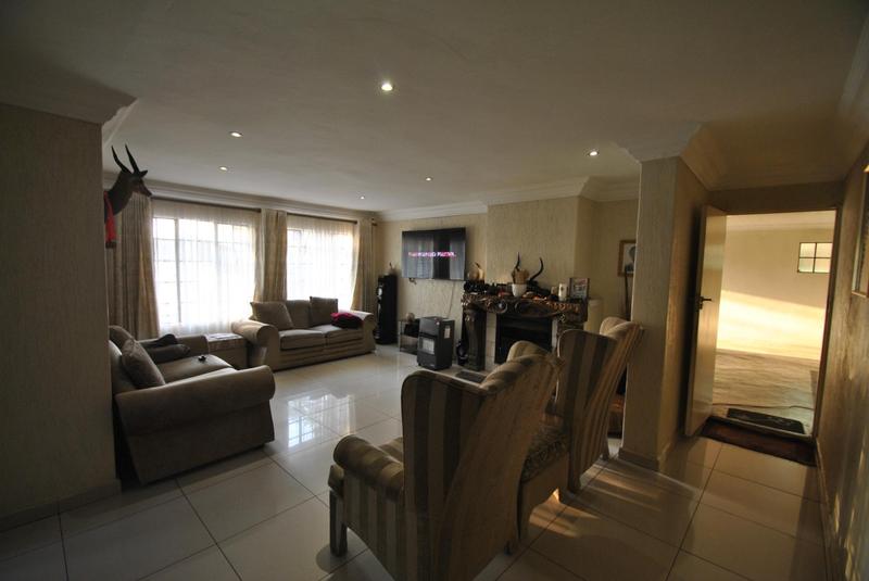 4 Bedroom Property for Sale in Dawn Park Gauteng