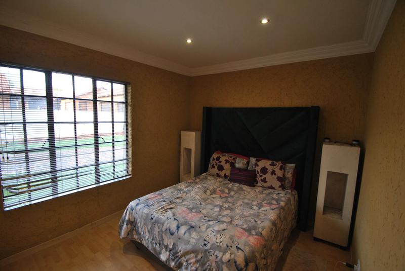 4 Bedroom Property for Sale in Dawn Park Gauteng