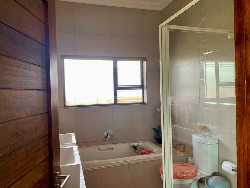 To Let 3 Bedroom Property for Rent in Midstream Hill Gauteng