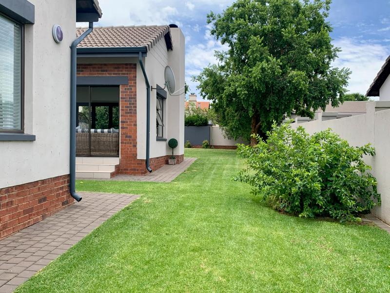 To Let 3 Bedroom Property for Rent in Midstream Hill Gauteng
