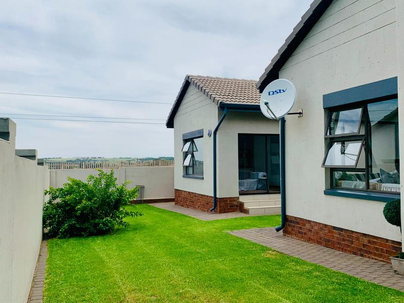 To Let 3 Bedroom Property for Rent in Midstream Hill Gauteng