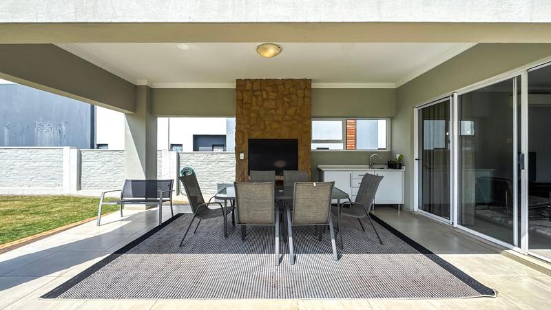 4 Bedroom Property for Sale in Midstream Ridge Gauteng
