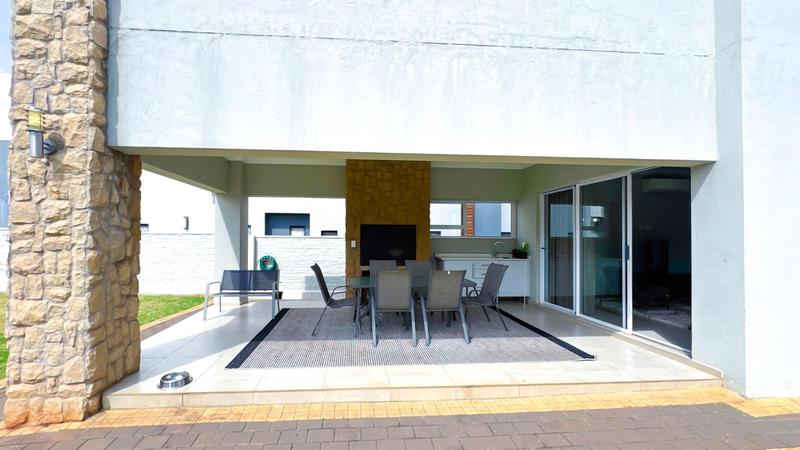 4 Bedroom Property for Sale in Midstream Ridge Gauteng