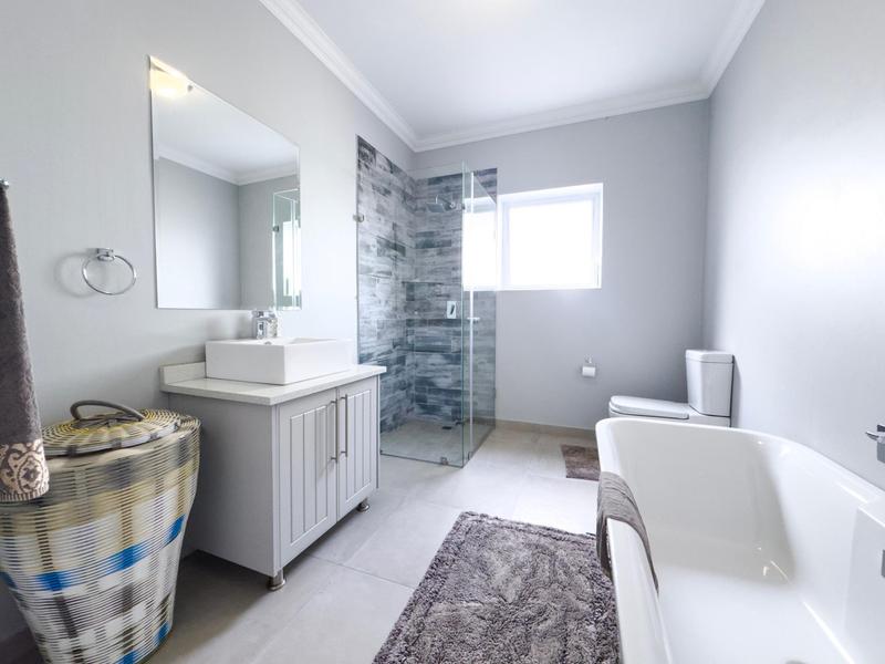 4 Bedroom Property for Sale in Midstream Ridge Gauteng