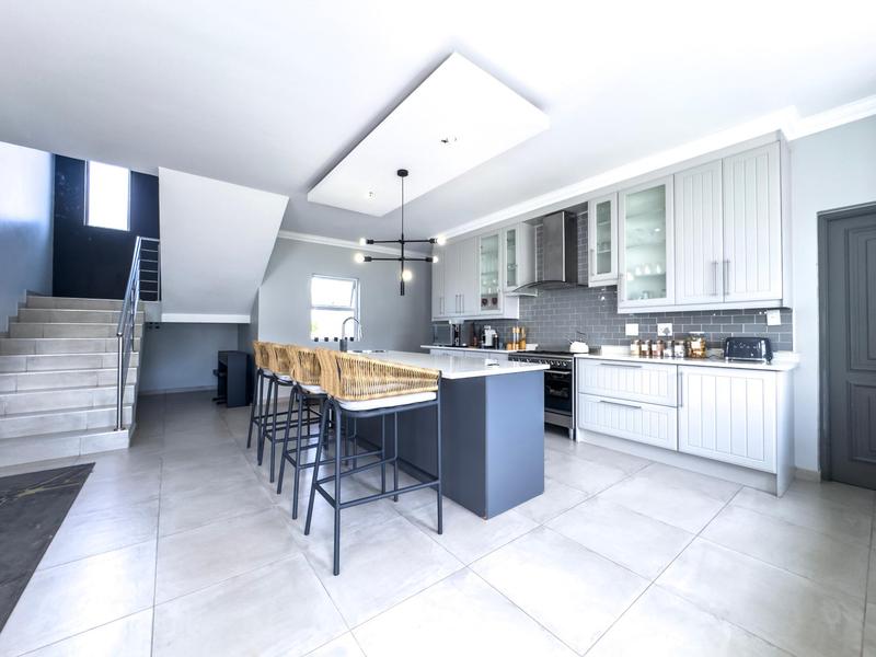 4 Bedroom Property for Sale in Midstream Ridge Gauteng