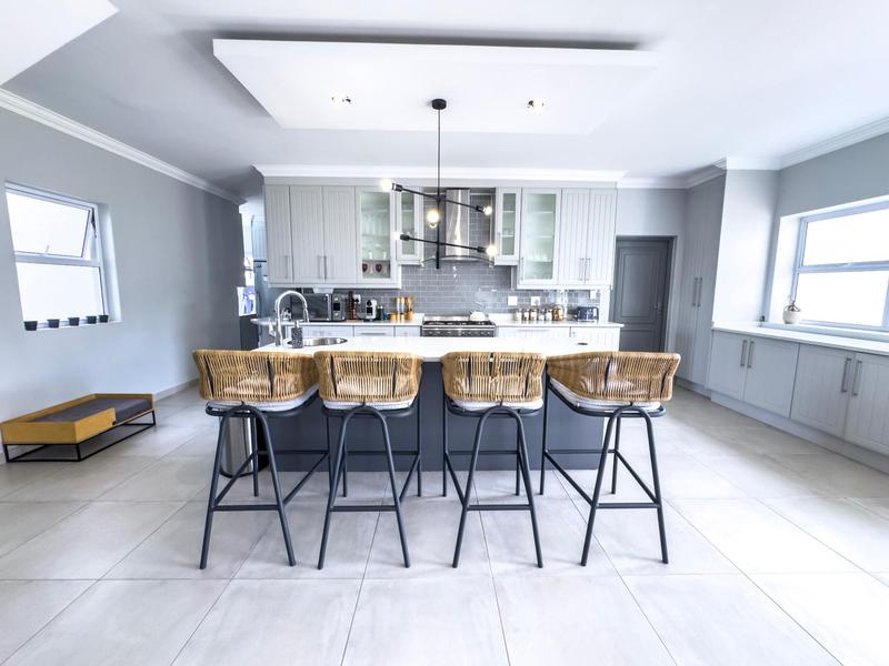 4 Bedroom Property for Sale in Midstream Ridge Gauteng